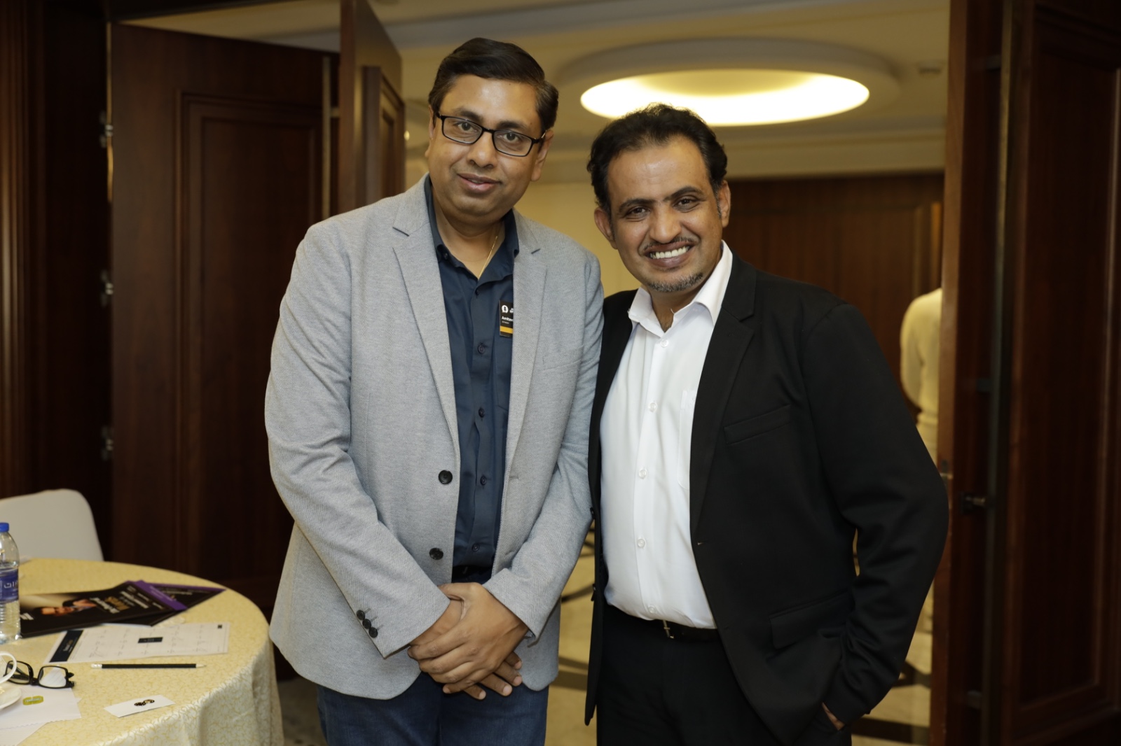 Mohammed Qahtani with a participant at the masterclass