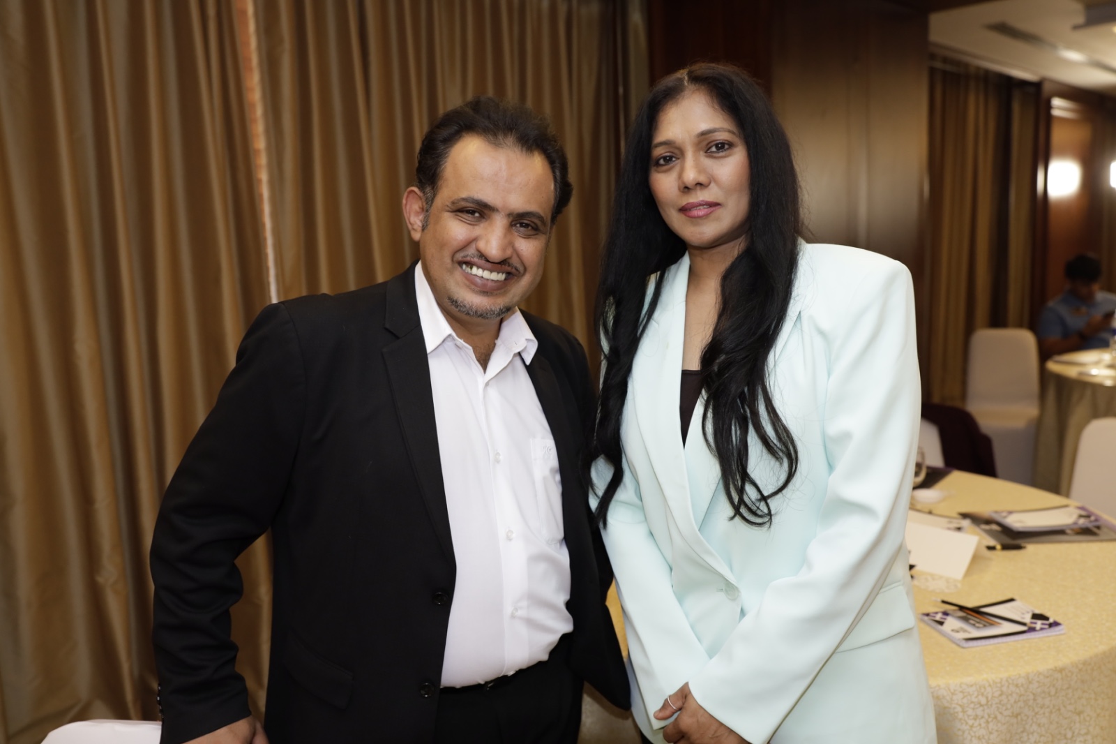 Mohammed Qahtani with an attendee at the masterclass